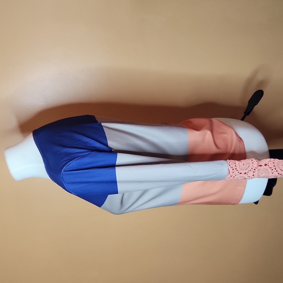 Colorblock Henley Long Sleeve Shirt with Lace Detail - Picture 2 of 5